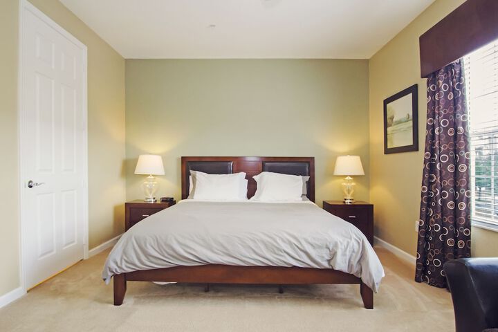 Room 32 of 82