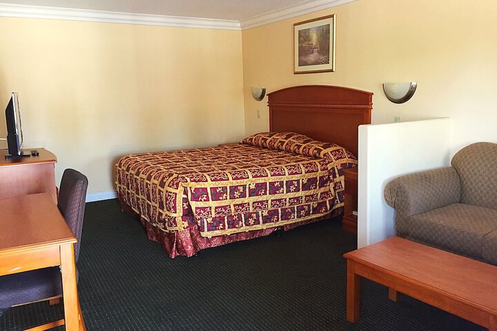 Room 33 of 59