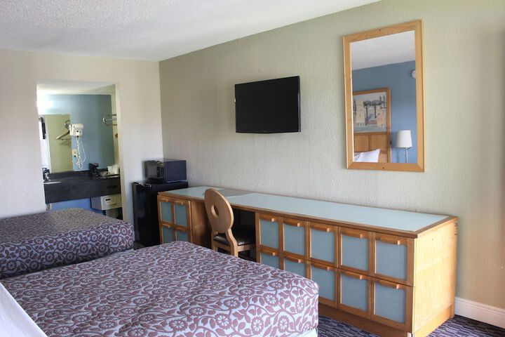 Room 22 of 34