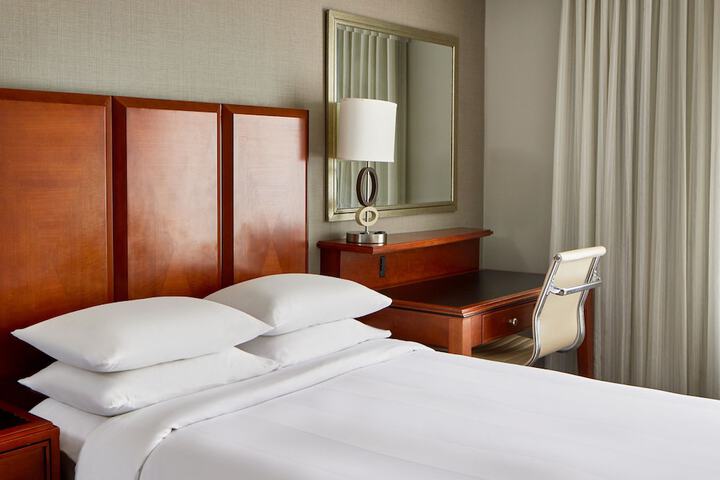 Room 32 of 77