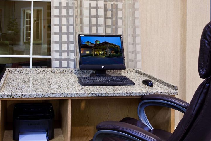 Business Center 48 of 50
