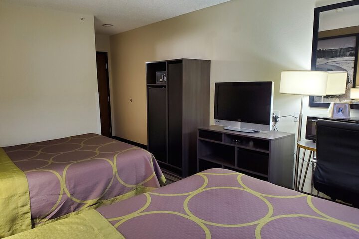 Room 6 of 17
