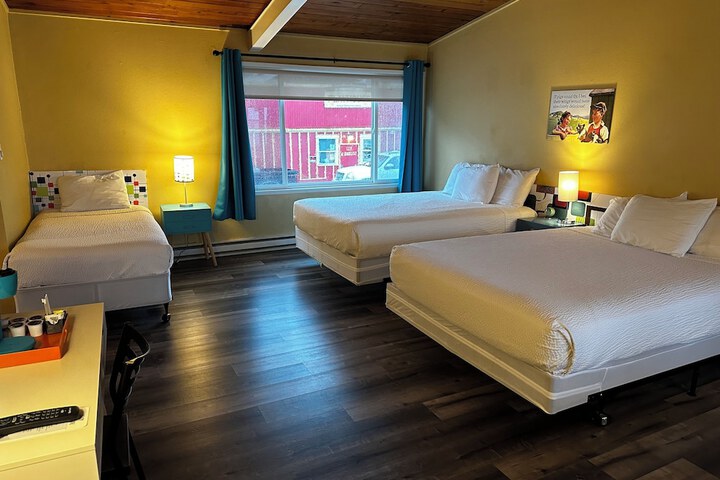 Room 30 of 65