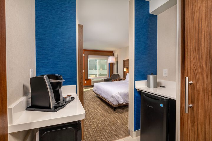 Room 28 of 50