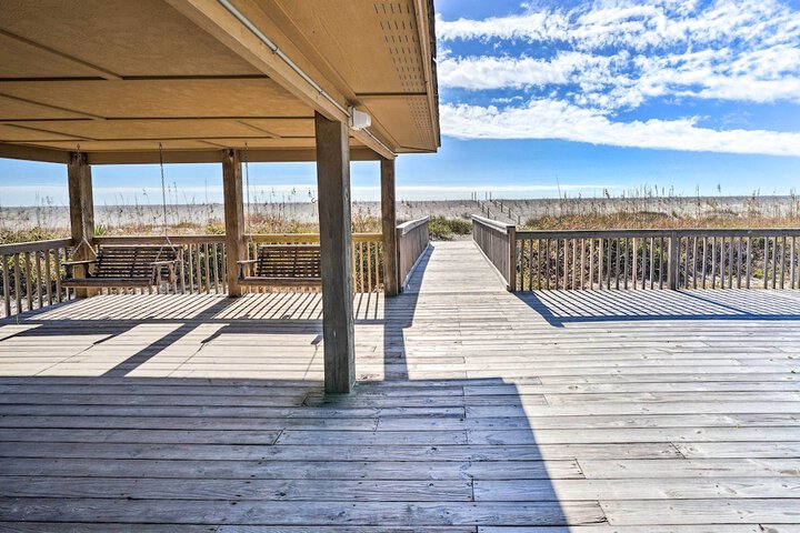 Oak Island Beachfront Condo w / Community Pool