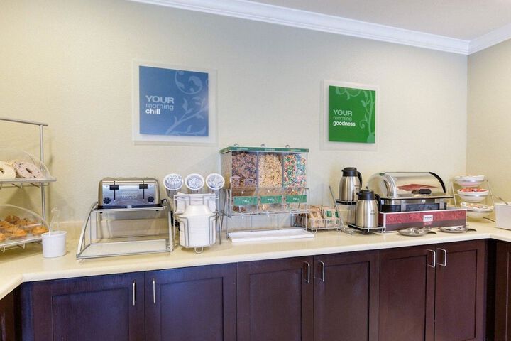 Breakfast/Coffee Service 41 of 52