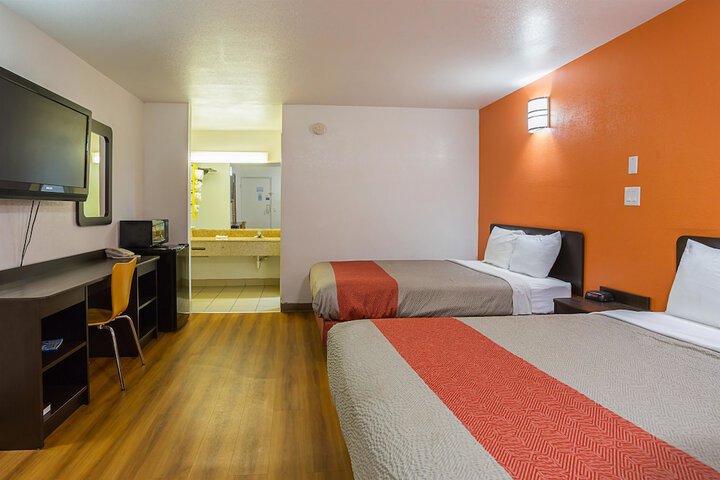 Room 19 of 35