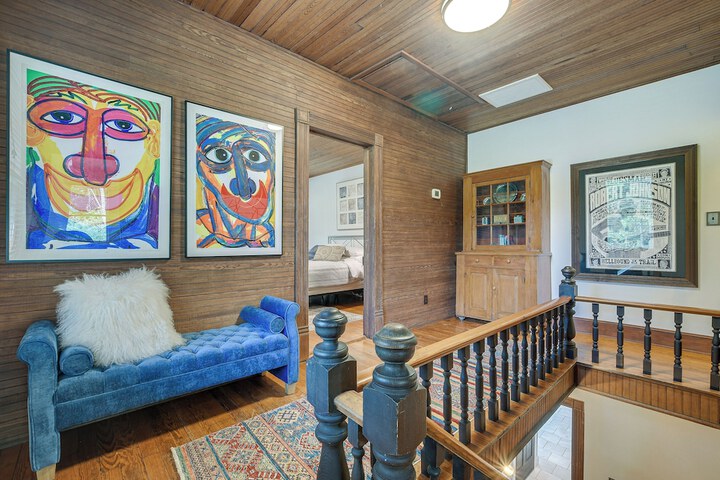 Historic & Charming Pittsboro Home w / Fireplaces