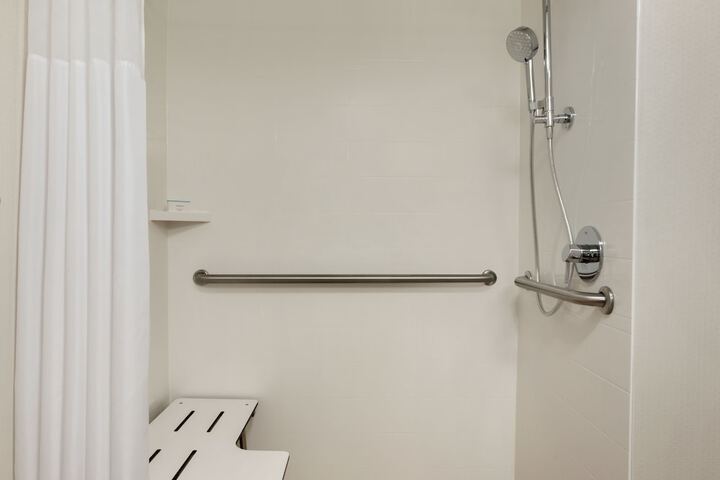 Room 15 of 32
