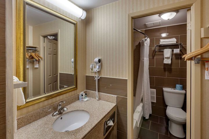 Room 7 of 34
