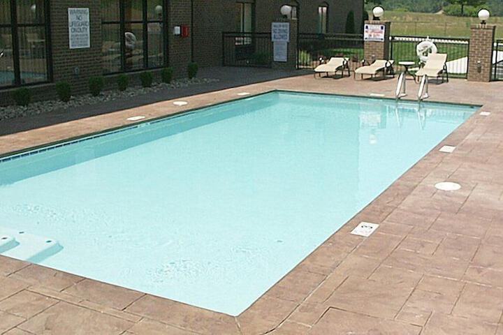 Holiday Inn Express Cleveland Northwest by IHG
