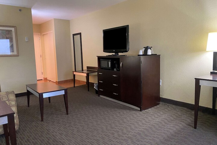 Room 19 of 49