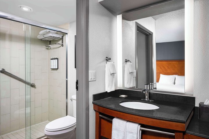 Room 25 of 44