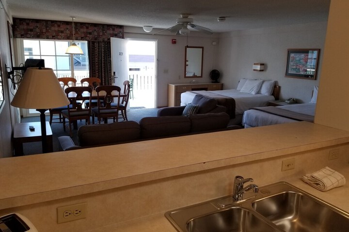 Room 144 of 229