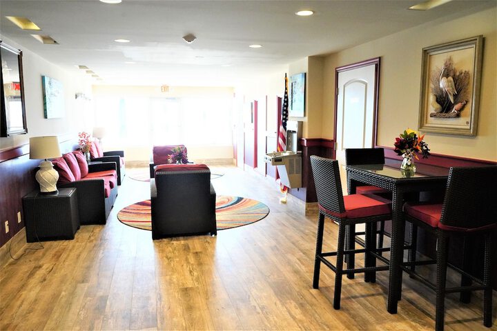 Lounge 89 of 141