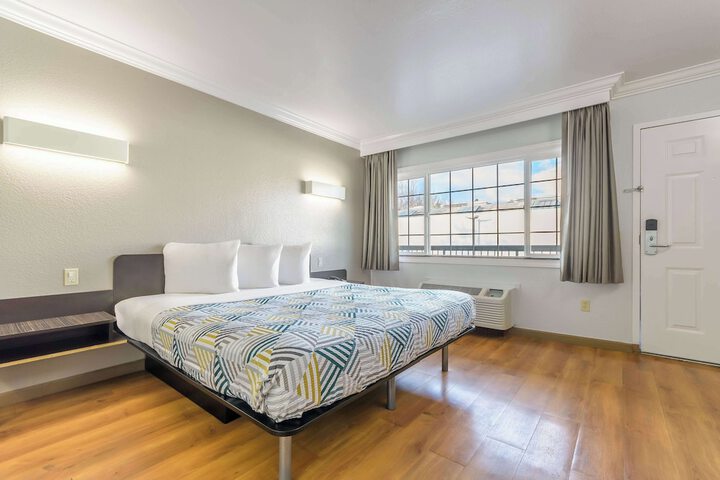 Room 14 of 26