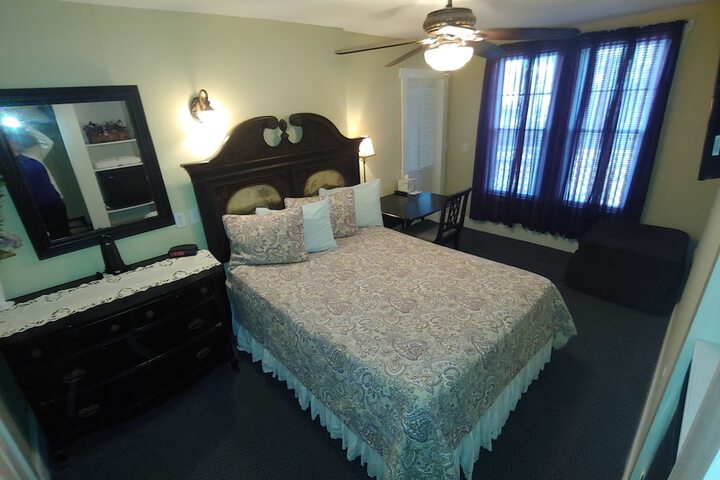 Room 107 of 182