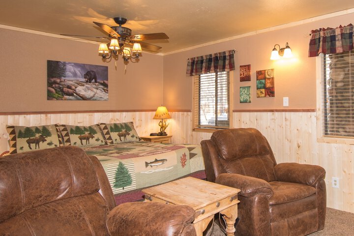 Upper Canyon Inn & Cabins