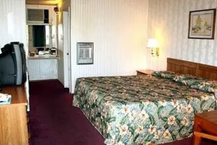 ECONOMY INN UKIAH