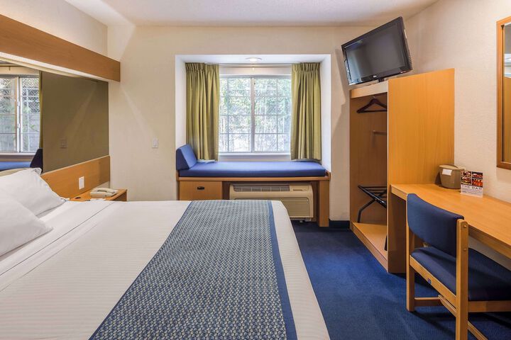 Room 15 of 89