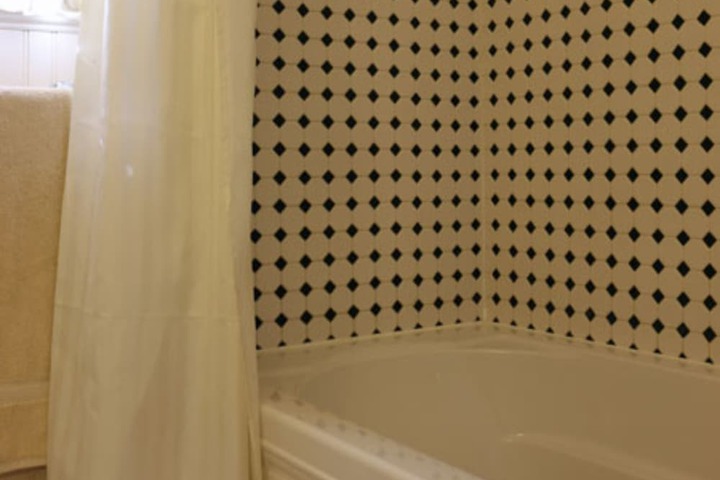 Room 23 of 46