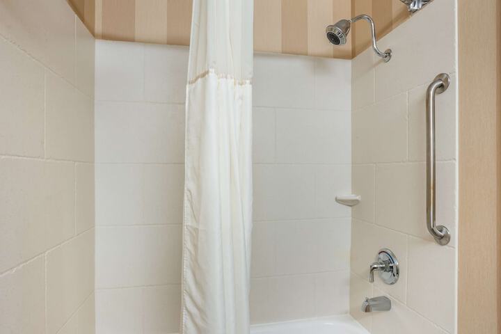 Best Western Plus University Park Inn & Suites