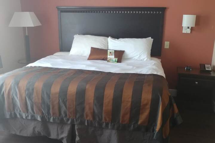 Room 16 of 28