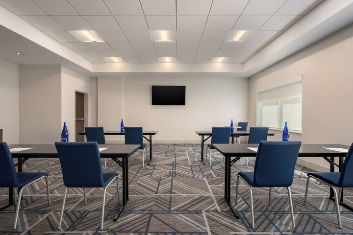 Holiday Inn Express Queensbury - Lake George Area by IHG