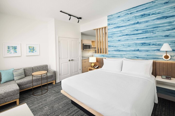 Room 16 of 36