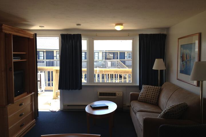 Room 17 of 46