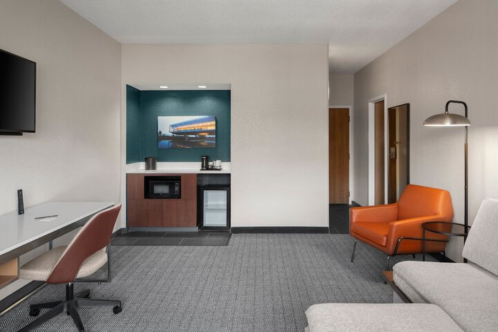Room 22 of 48