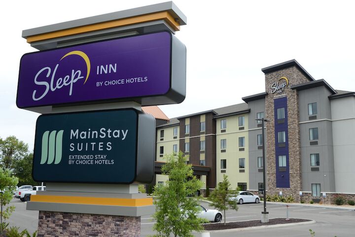 Hotel 6 of 32