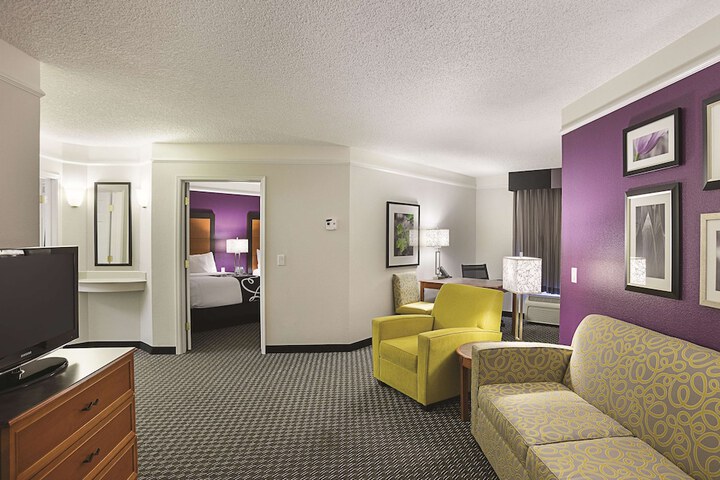 Room 16 of 39