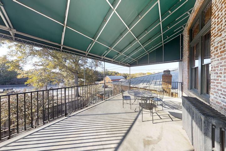 Terrace/Patio 23 of 24