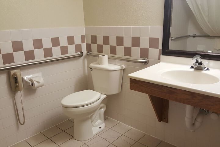 Room 14 of 32