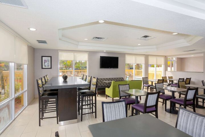 La Quinta Inn & Suites by Wyndham Mobile - Daphne