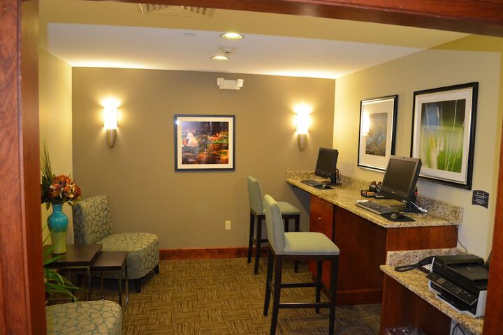 Staybridge Suites Bowling Green by IHG