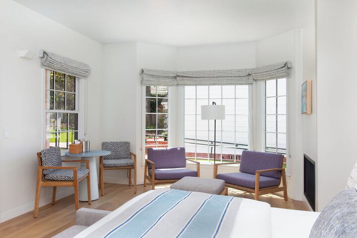 Carmel Beach Hotel
