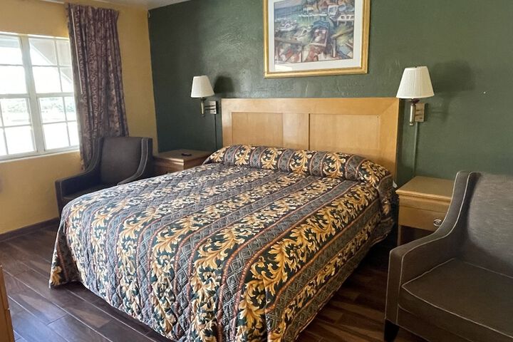 Room 14 of 26