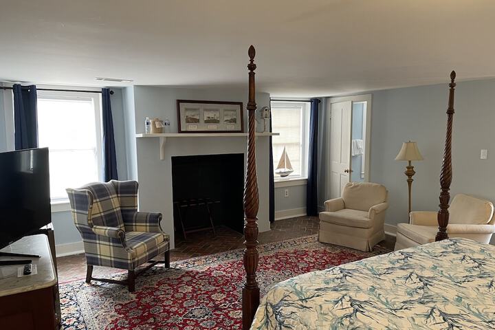 Room 13 of 170