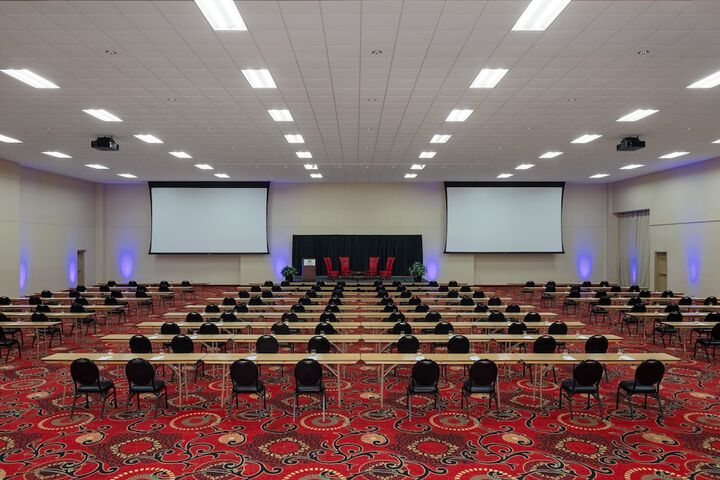 Ballroom/Hall 77 of 81
