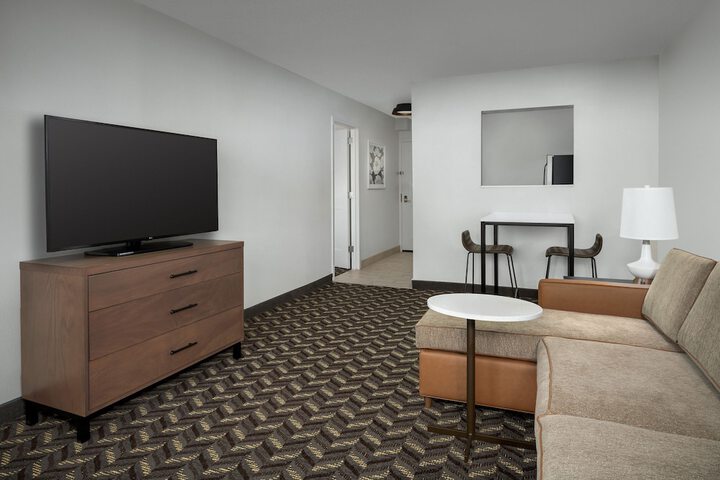 Room 15 of 32
