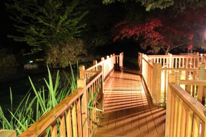 Alexanders Lodge