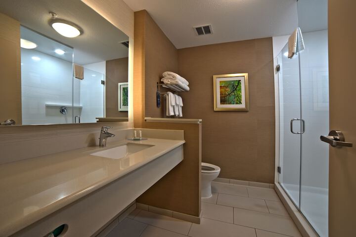Room 16 of 25