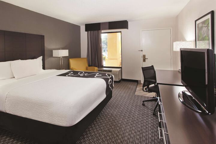Room 21 of 27