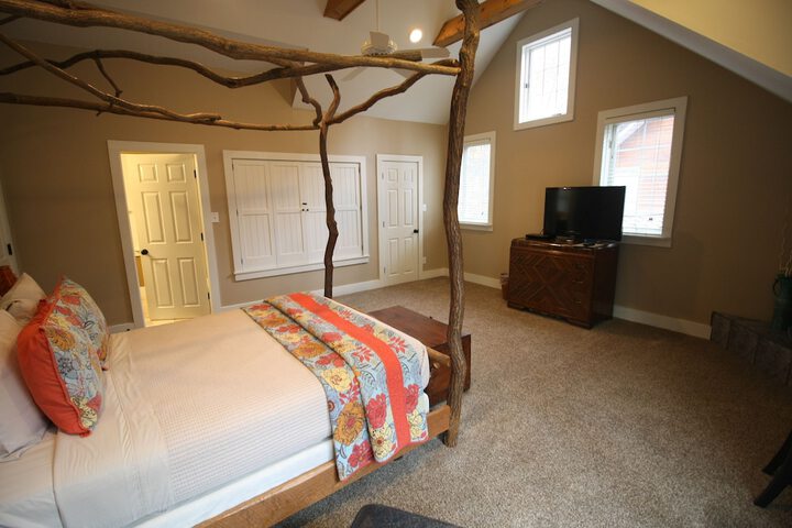 Room 113 of 165