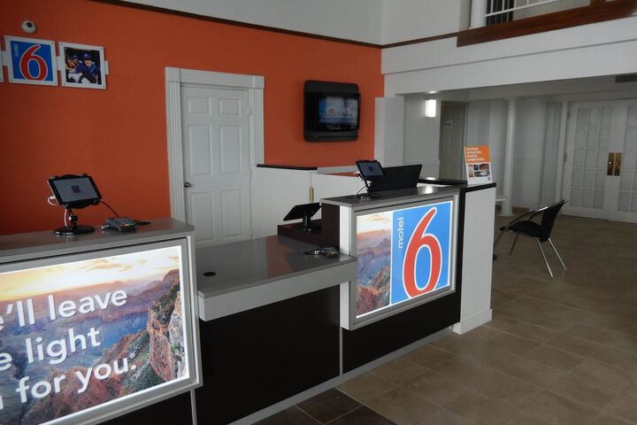 Motel 6 Portland TX