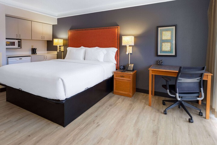 Room 20 of 35