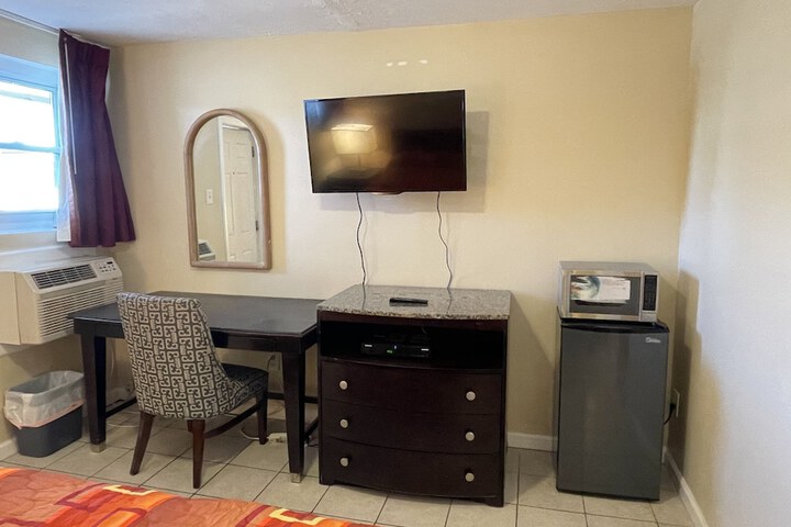 Room 80 of 135