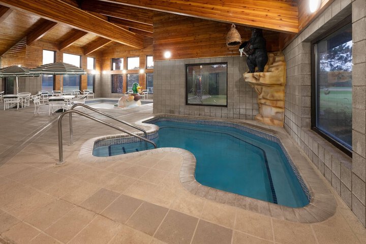 Shell Lake Lodge a Travelodge by Wyndham